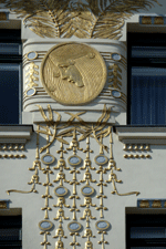 Dom z Medalionami, Linke Wienzeile 38, 1898-1899, architekt: Otto Wagner, dekoracje: Koloman Moser